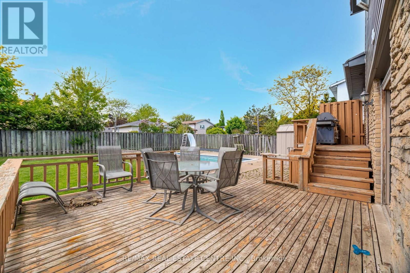 583 MOORELANDS CRESCENT Image 37