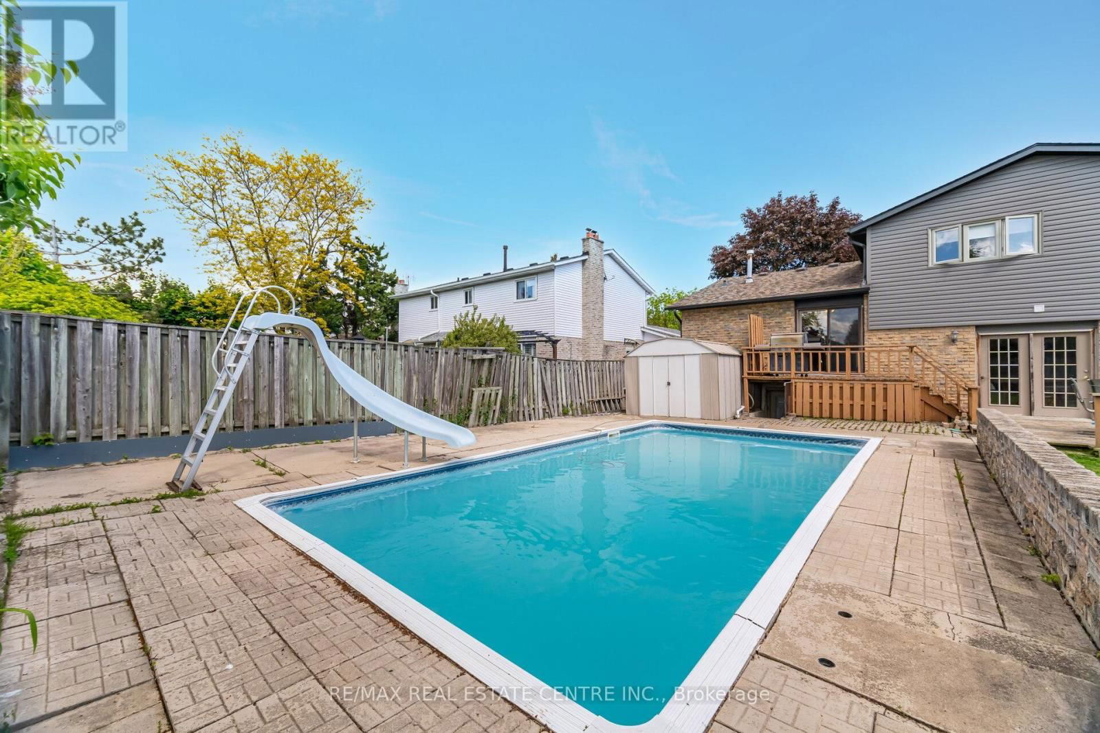 583 MOORELANDS CRESCENT Image 39