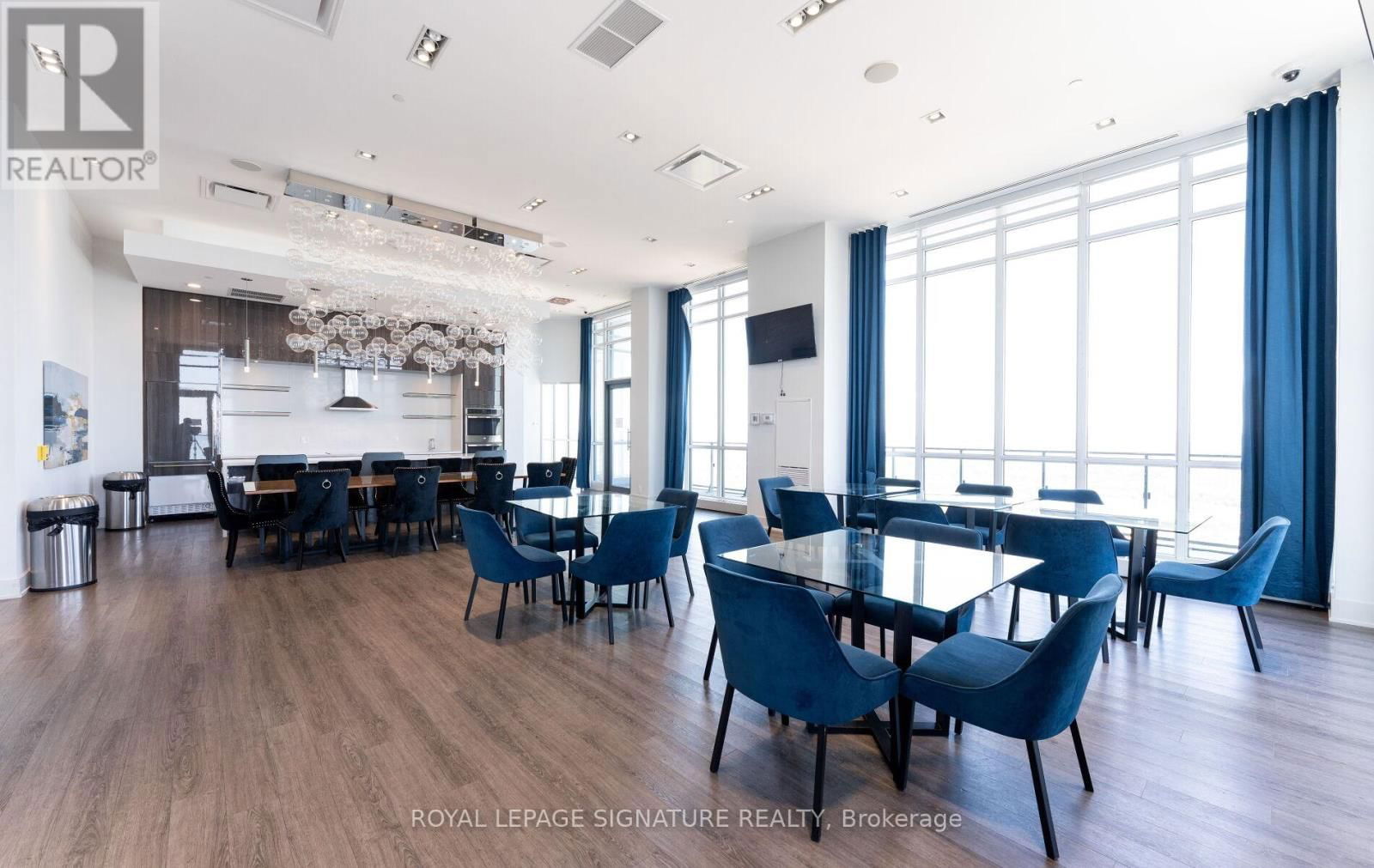1610 - 10 PARK LAWN ROAD Image 35