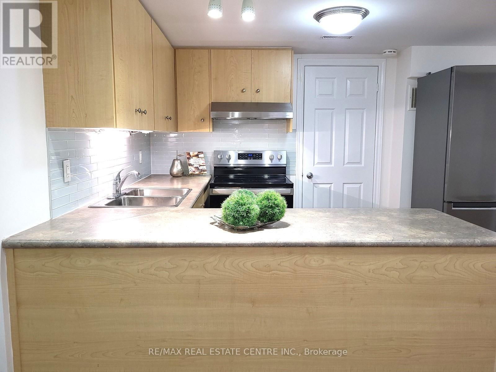 22 HOLLISTER ROAD Image 1