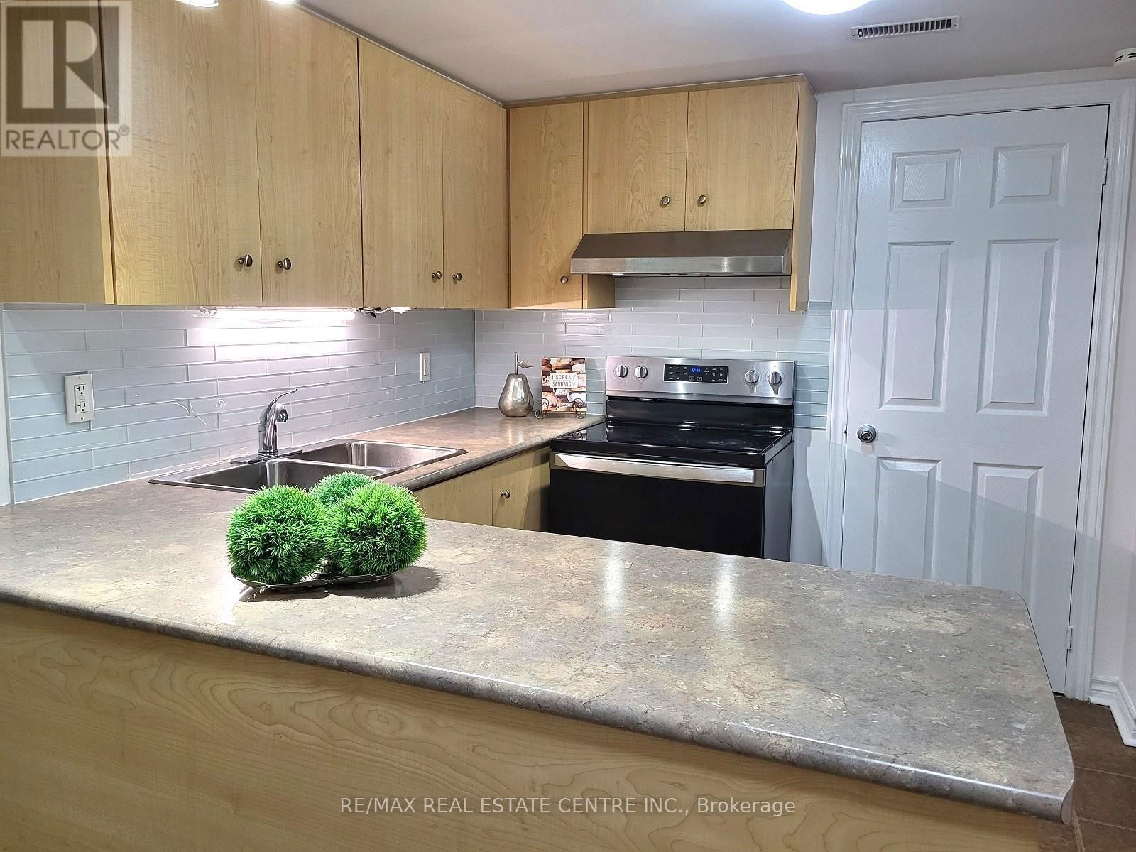 22 HOLLISTER ROAD Image 3