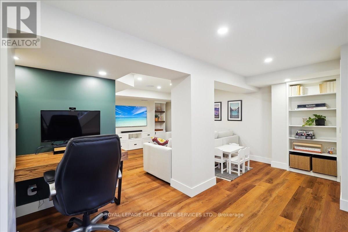 856 TEAL DRIVE Image 32
