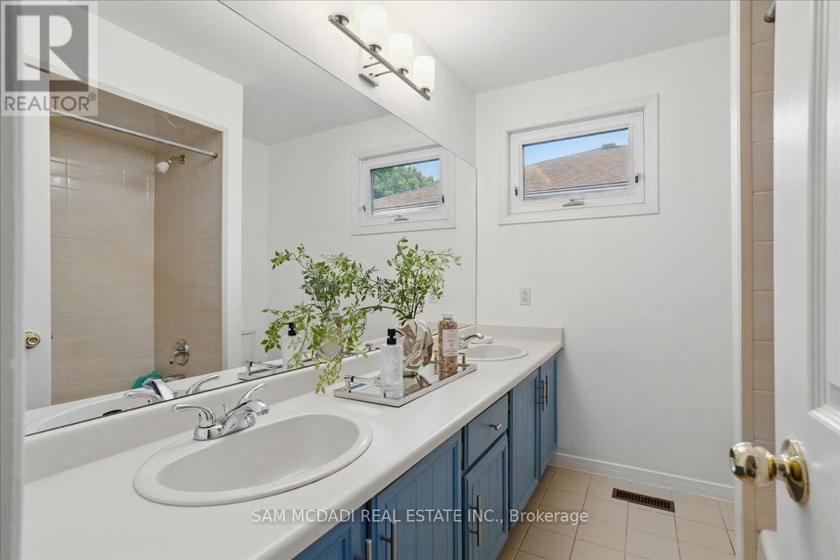 1713 PENGILLEY PLACE Image 30