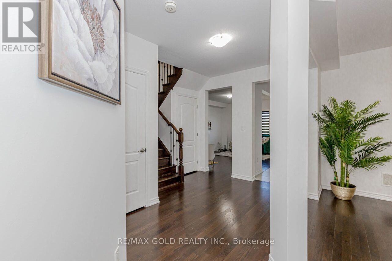 74 BUCKSAW STREET Image 11