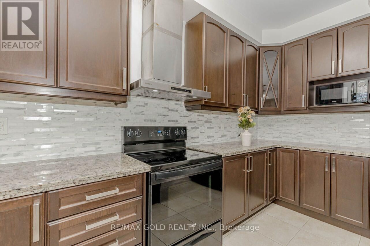 74 BUCKSAW STREET Image 14