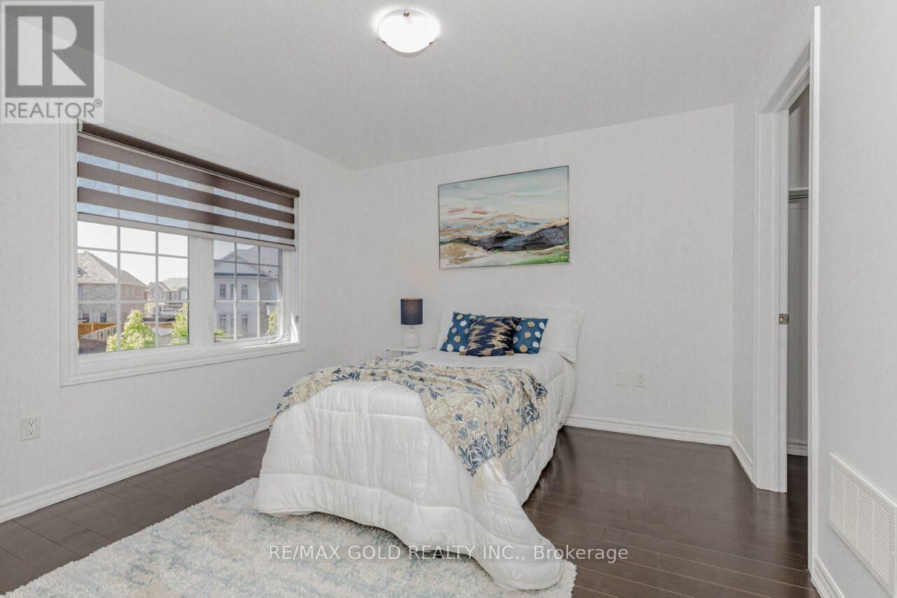 74 BUCKSAW STREET Image 24