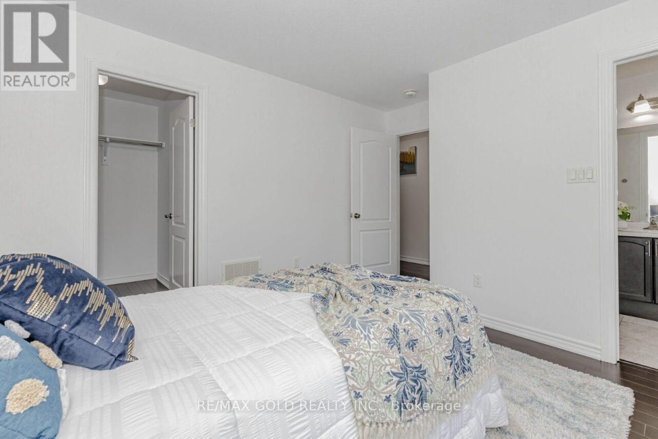 74 BUCKSAW STREET Image 25