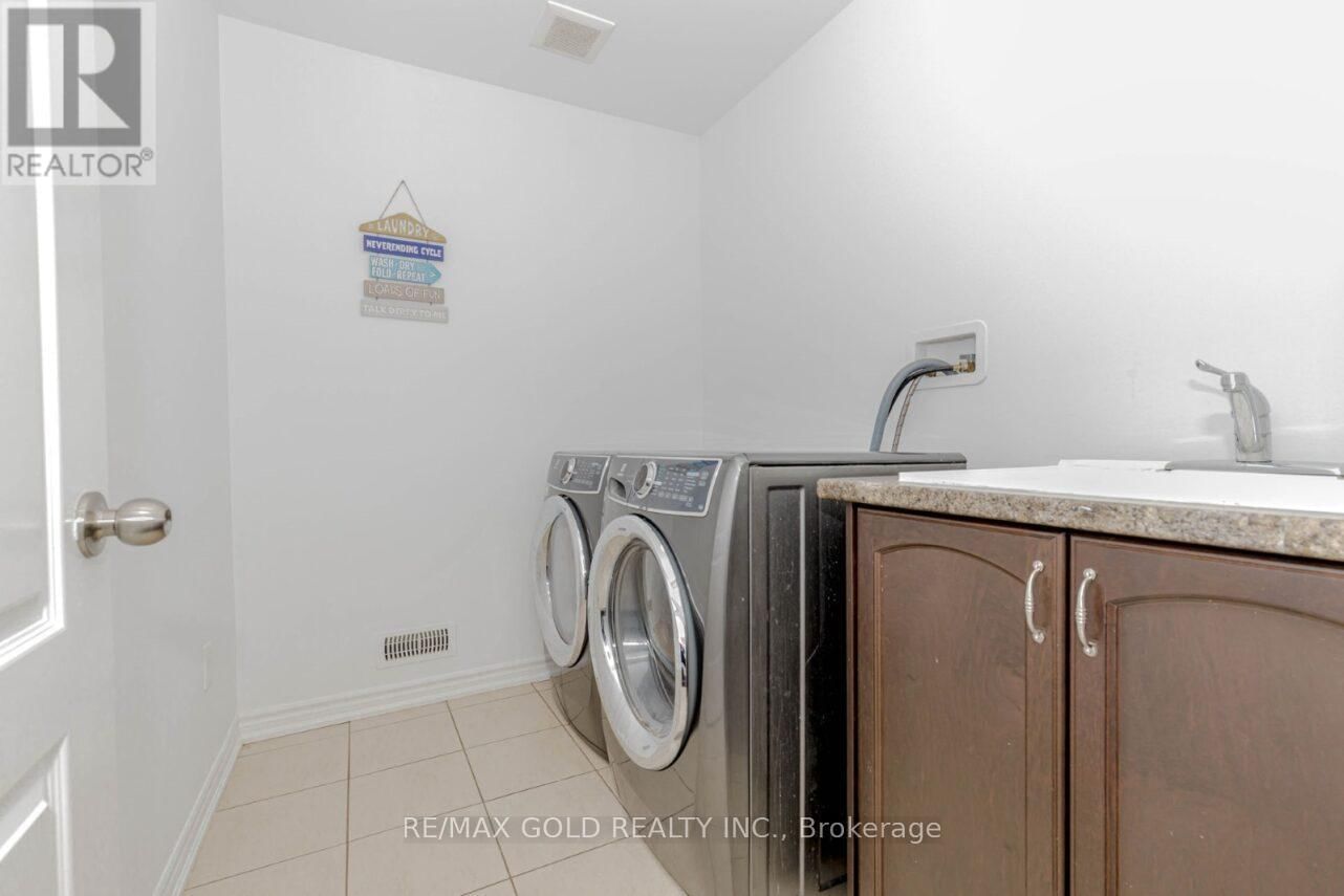 74 BUCKSAW STREET Image 33