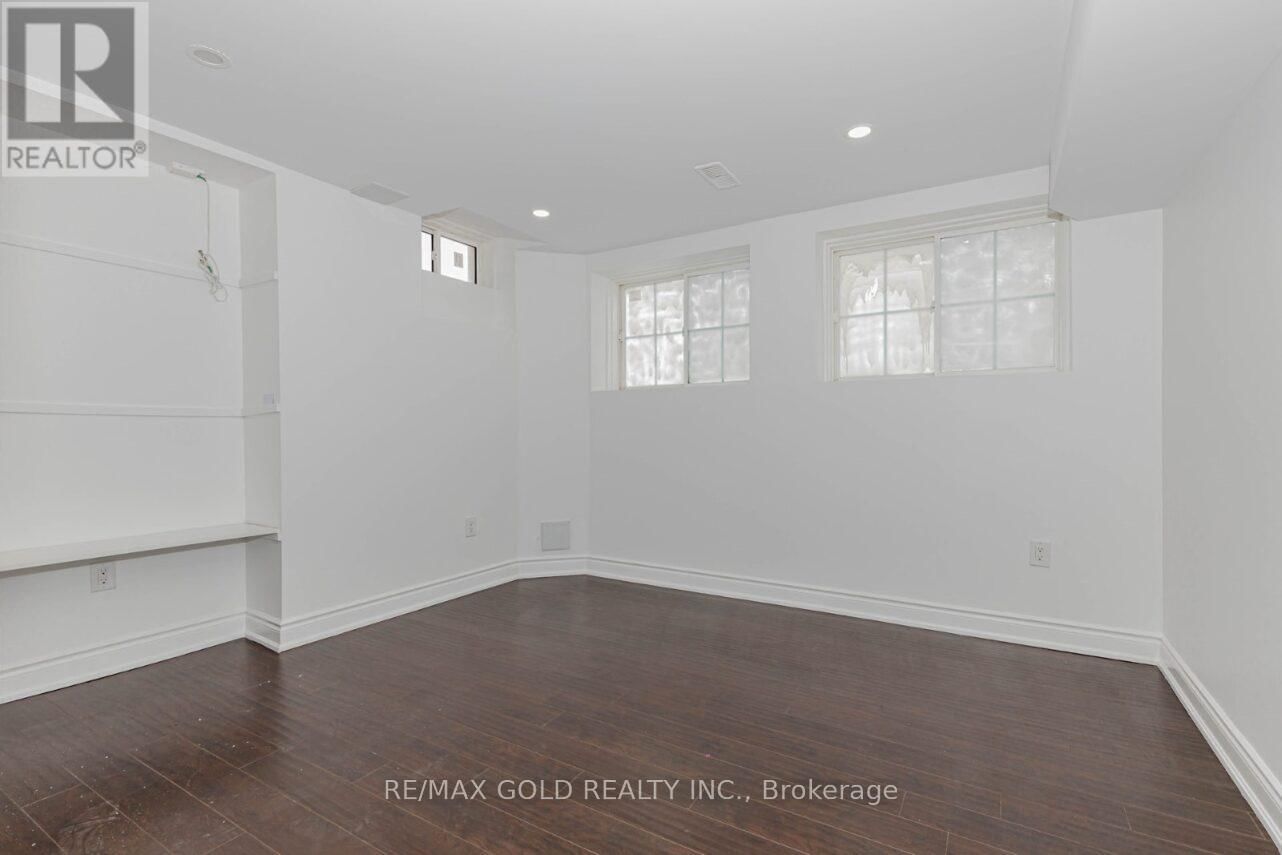74 BUCKSAW STREET Image 37