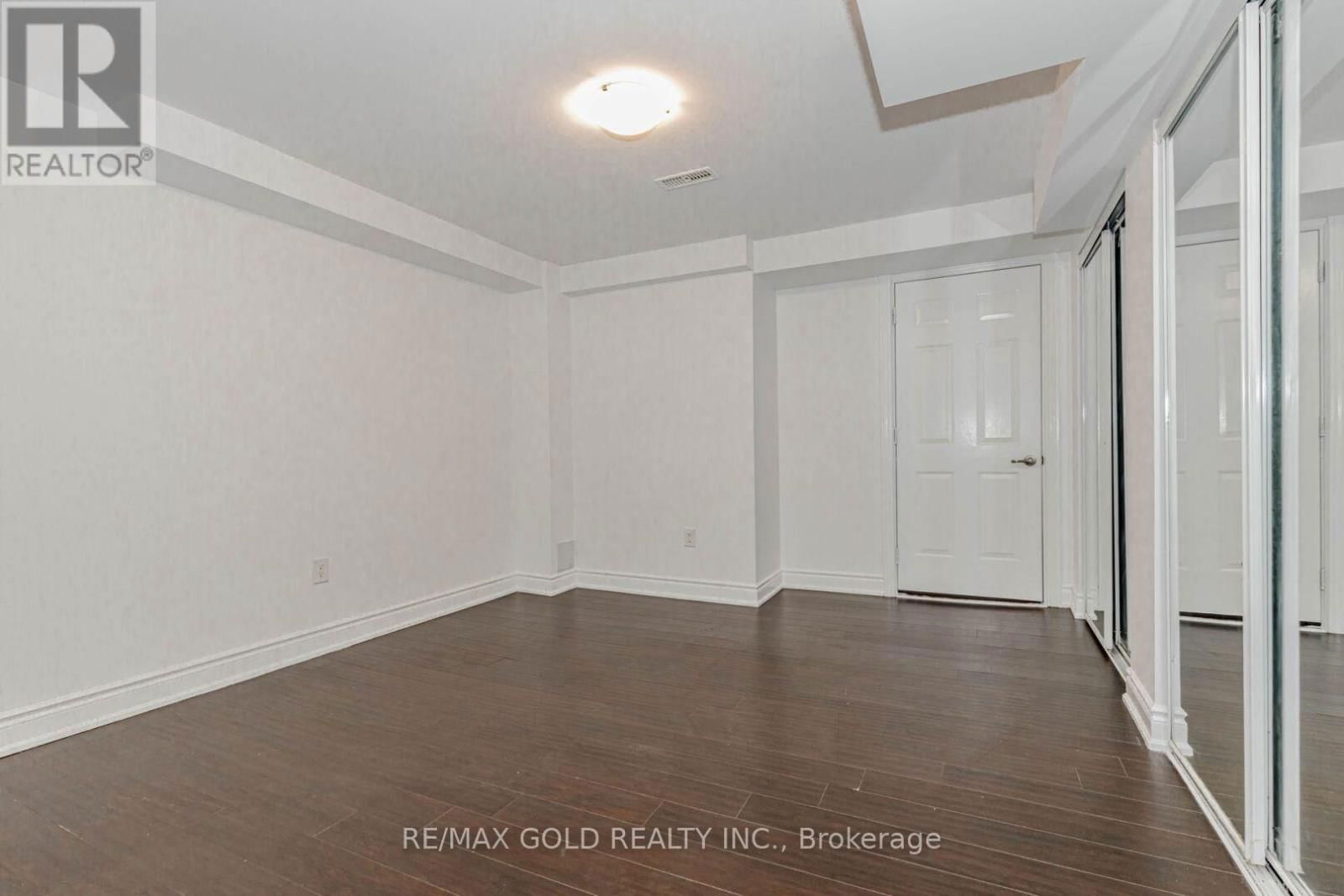 74 BUCKSAW STREET Image 40