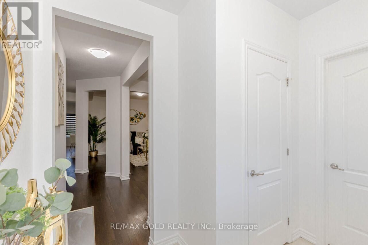 74 BUCKSAW STREET Image 7