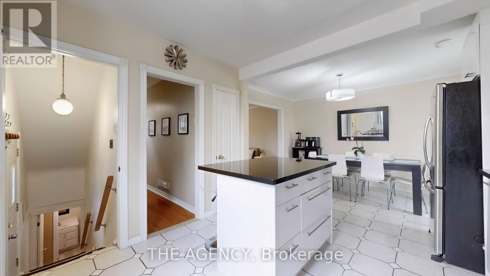7 PURCHASE PLACE Image 11
