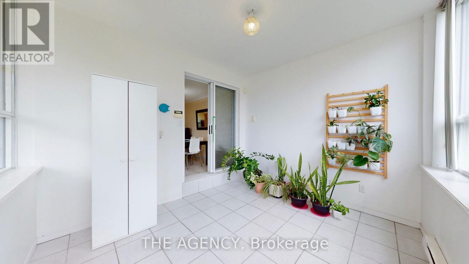 7 PURCHASE PLACE Image 17