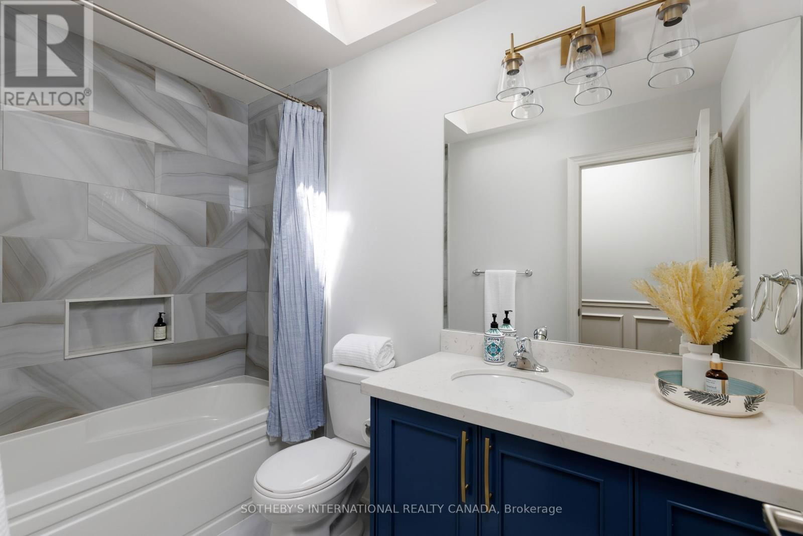 50B LABURNHAM AVENUE Image 38