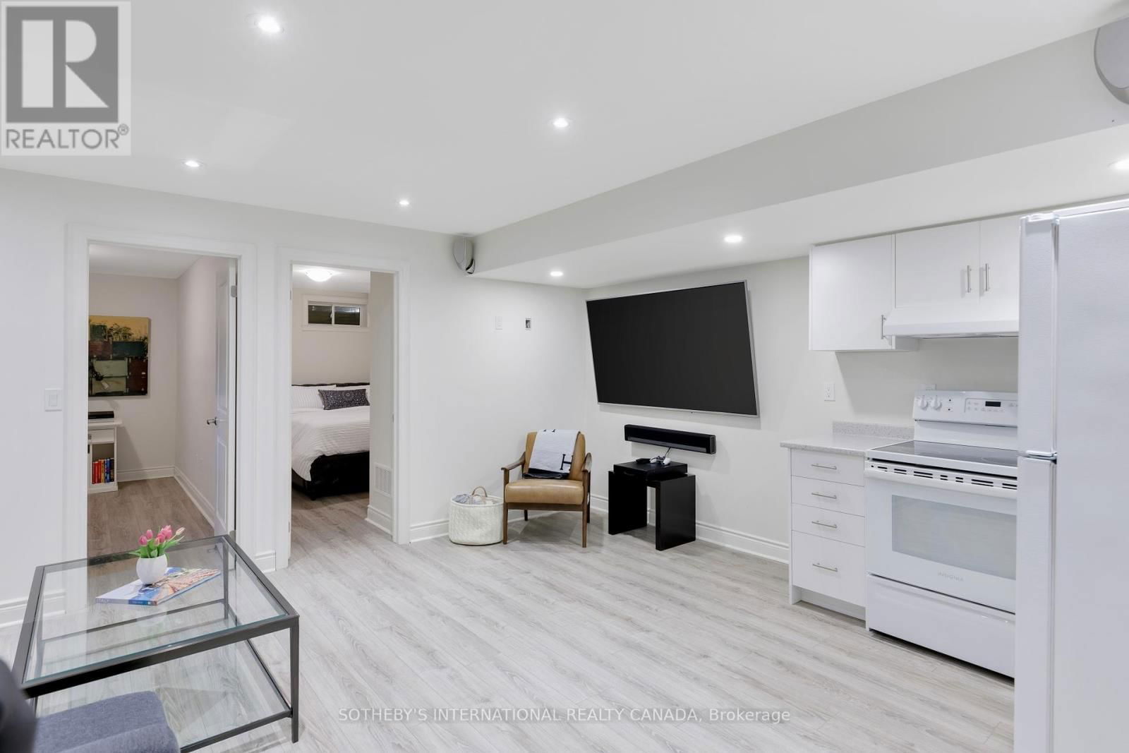 50B LABURNHAM AVENUE Image 41