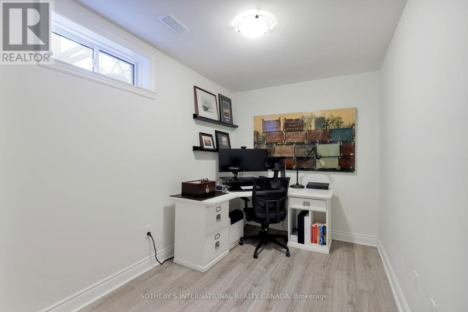 50B LABURNHAM AVENUE Image 44
