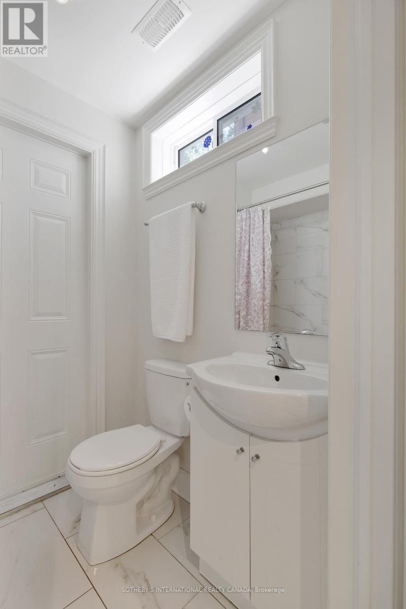 50B LABURNHAM AVENUE Image 46