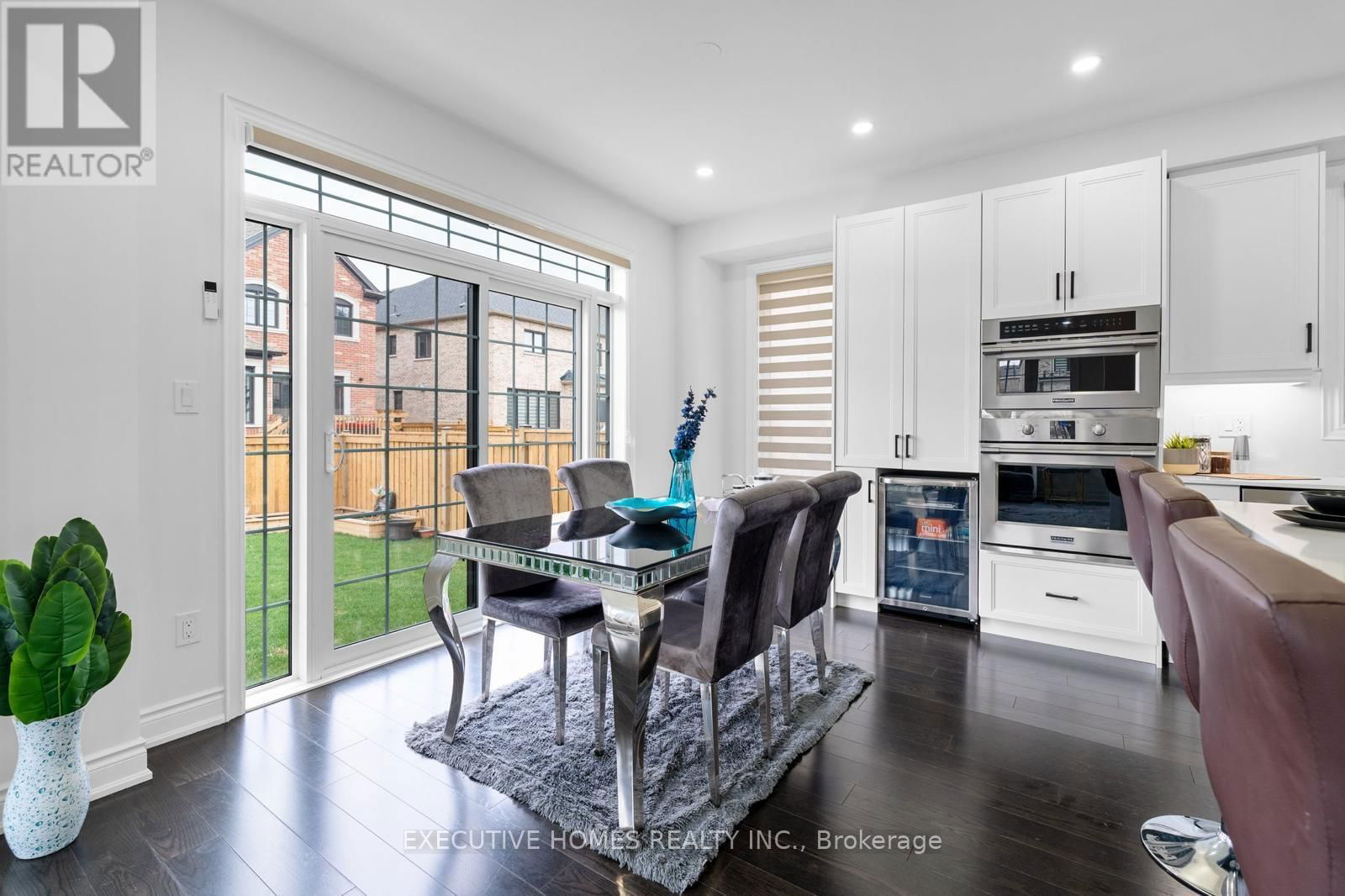 25 IXWORTH CIRCLE Image 17