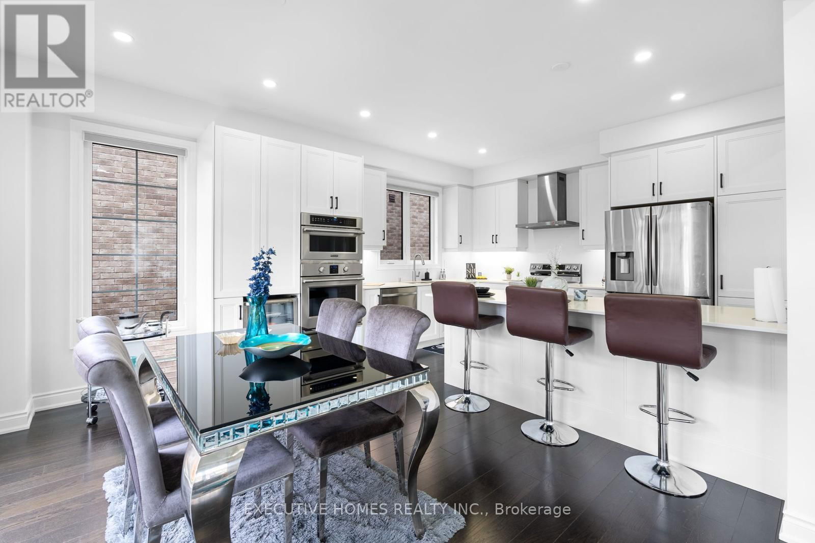 25 IXWORTH CIRCLE Image 18