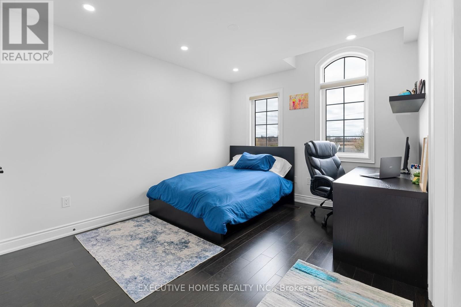 25 IXWORTH CIRCLE Image 33