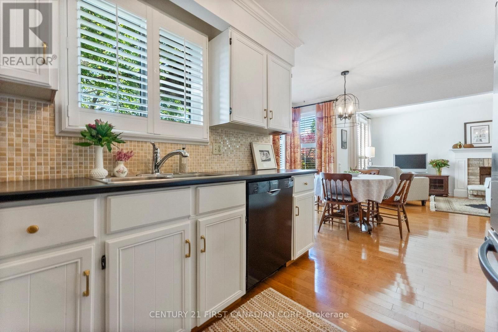 1224 NATHANIEL CRESCENT Image 12