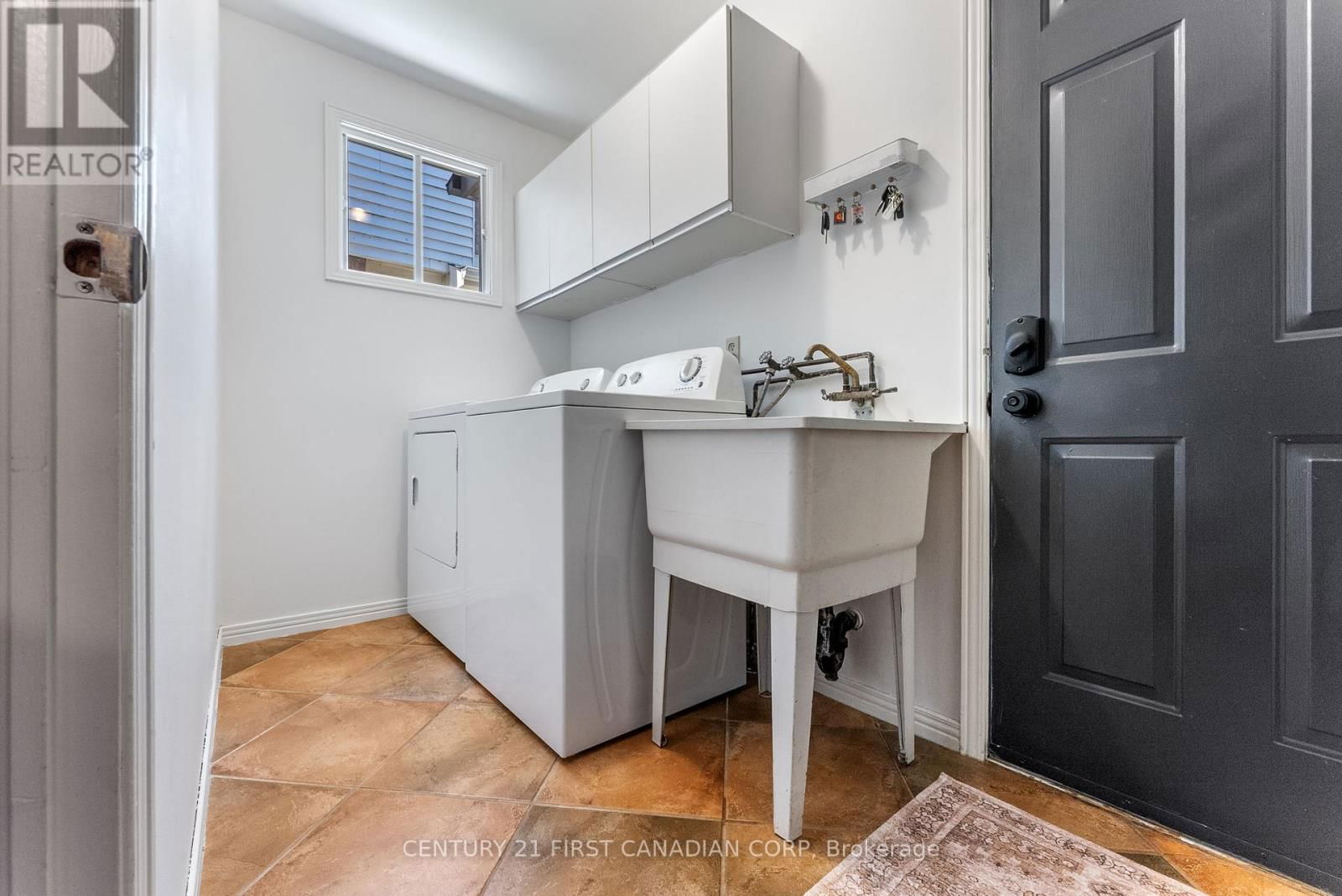 1224 NATHANIEL CRESCENT Image 16