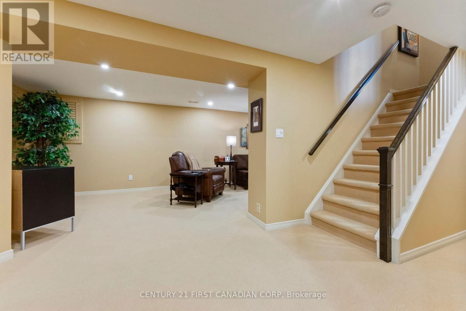 1224 NATHANIEL CRESCENT Image 32