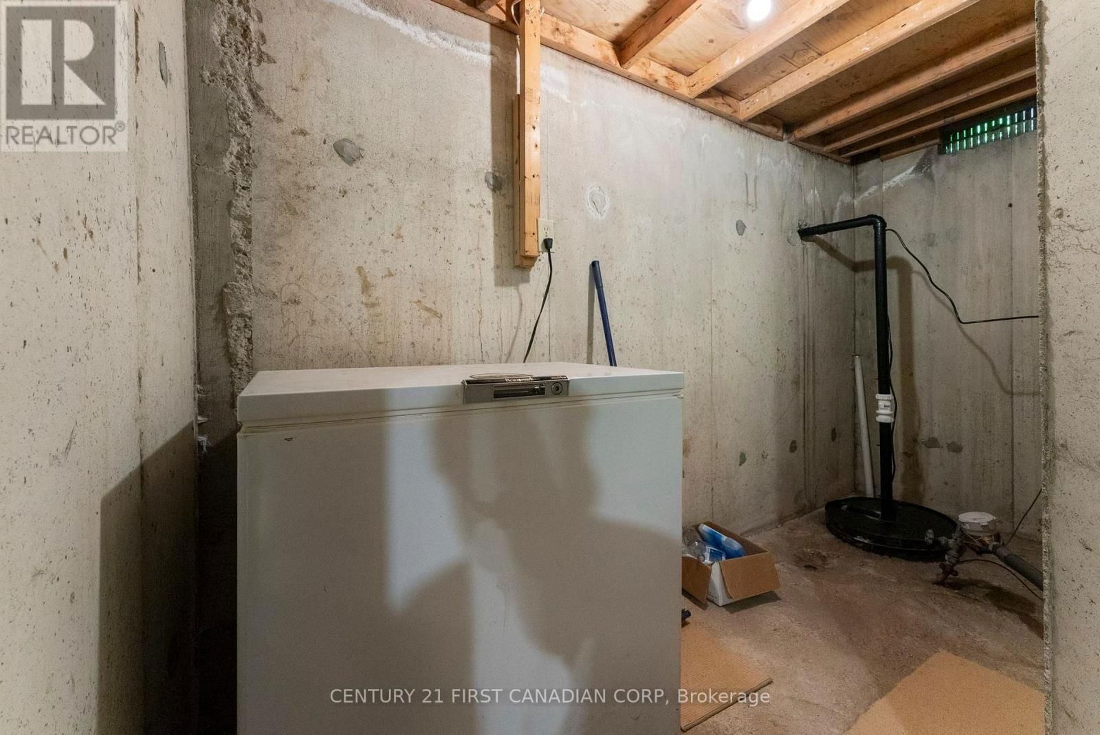 1224 NATHANIEL CRESCENT Image 34