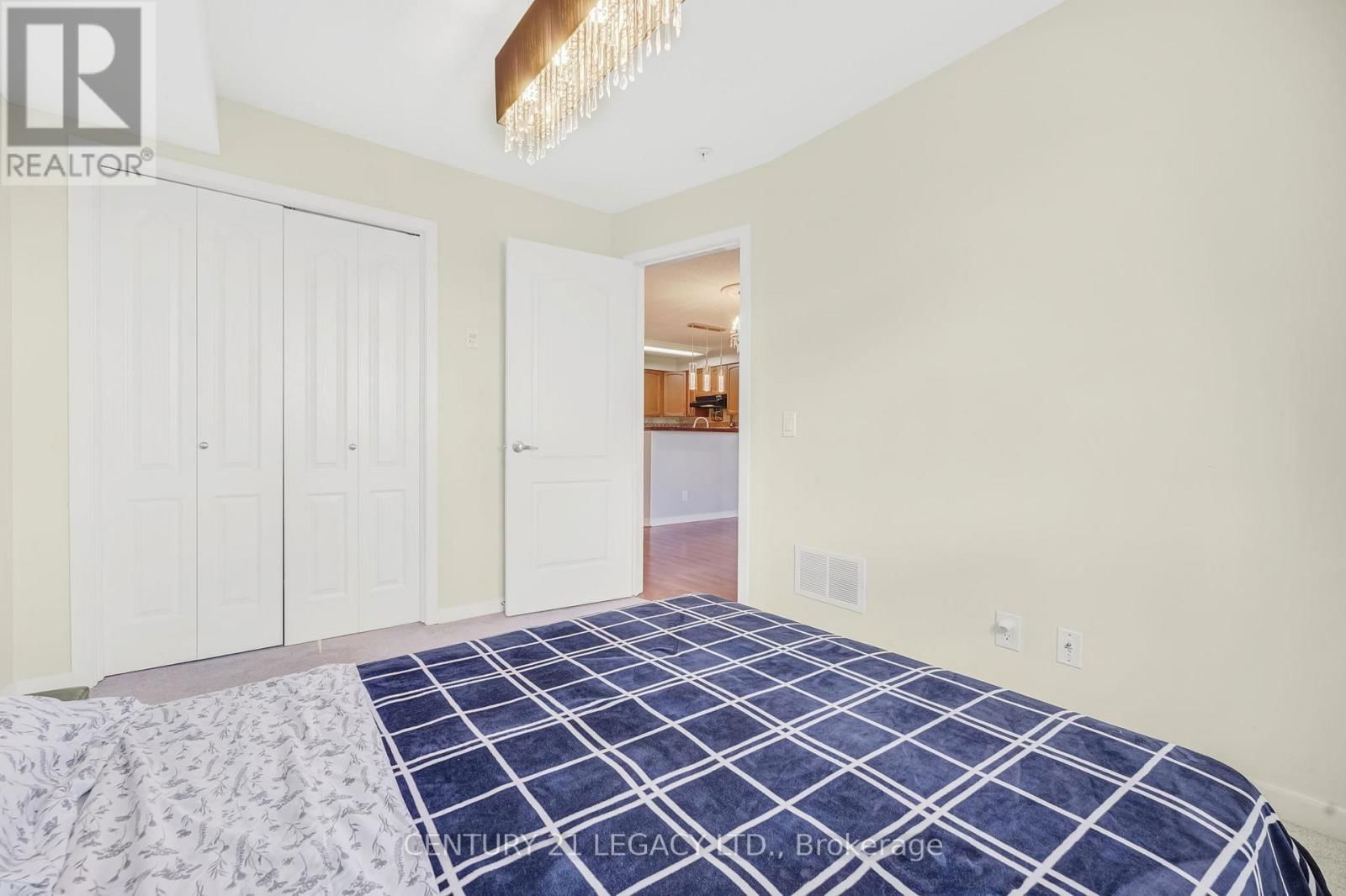 1307 - 8 DAYSPRING CIRCLE Image 20