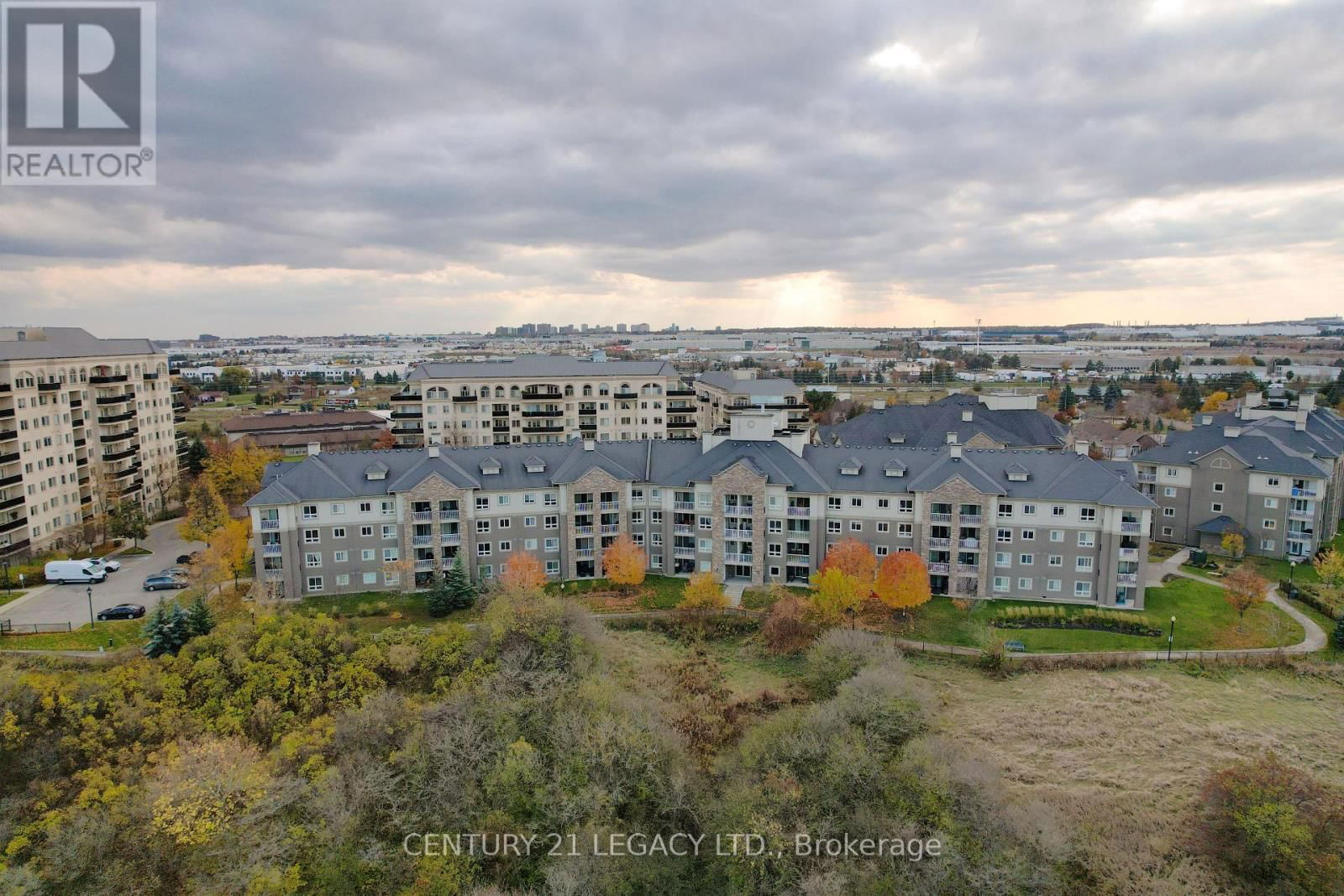 1307 - 8 DAYSPRING CIRCLE Image 28