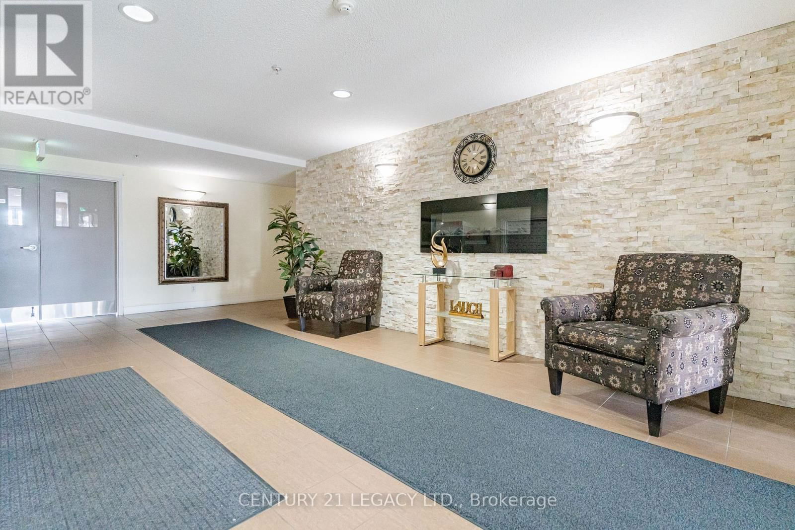 1307 - 8 DAYSPRING CIRCLE Image 32