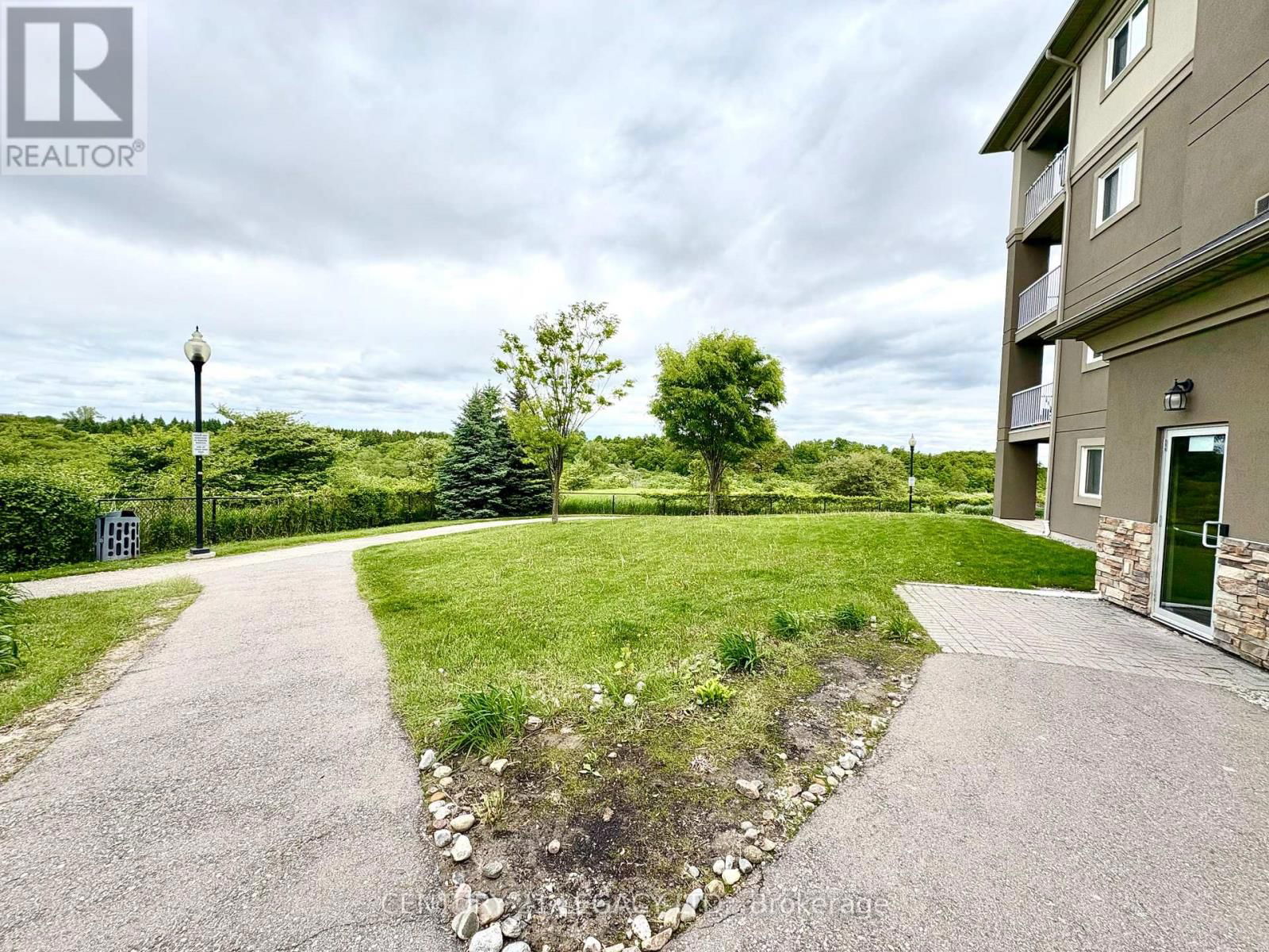 1307 - 8 DAYSPRING CIRCLE Image 46