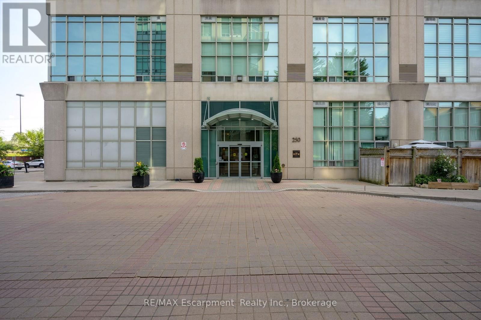 603 - 250 MANITOBA STREET Image 2