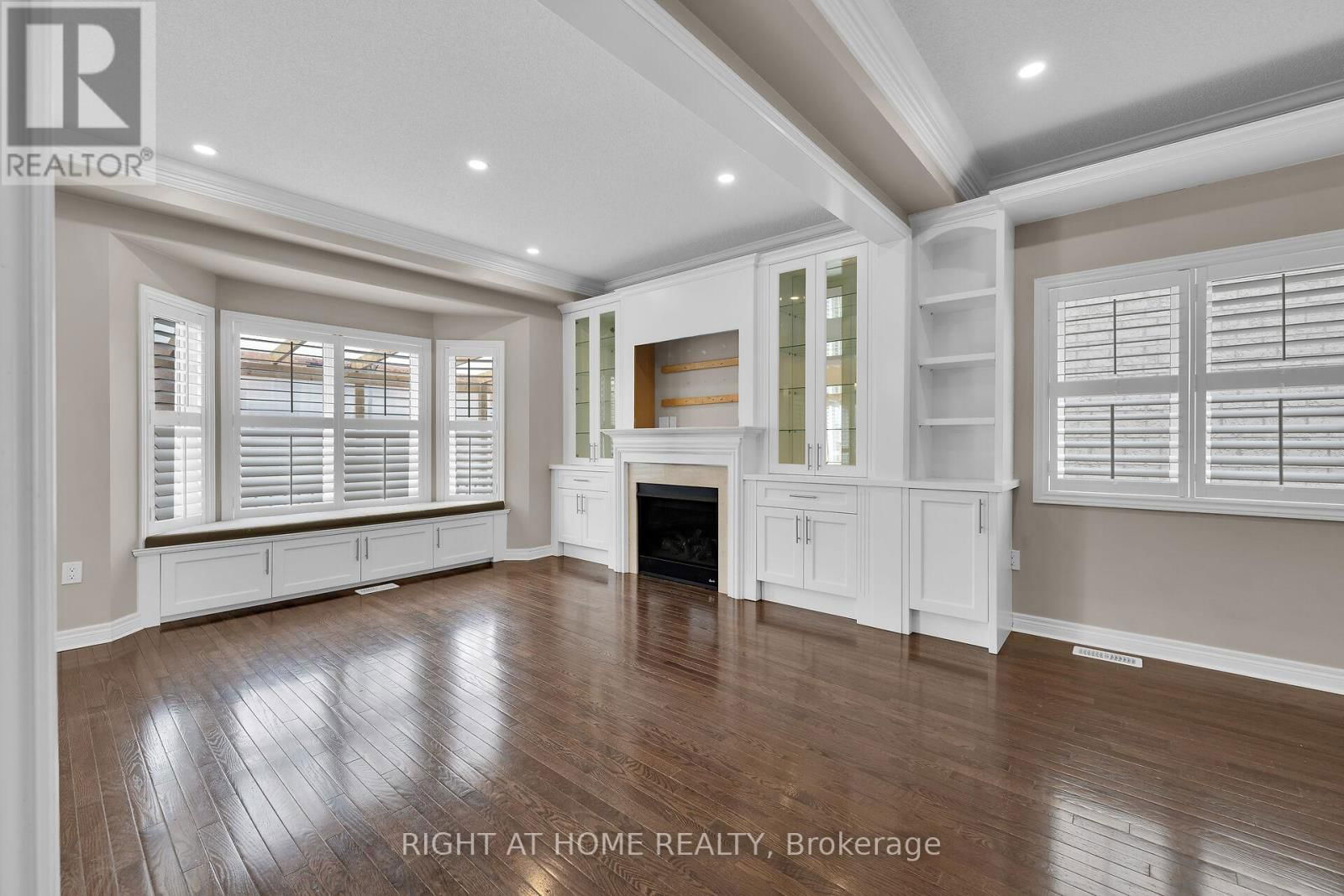 1445 LAURIER AVENUE Image 12