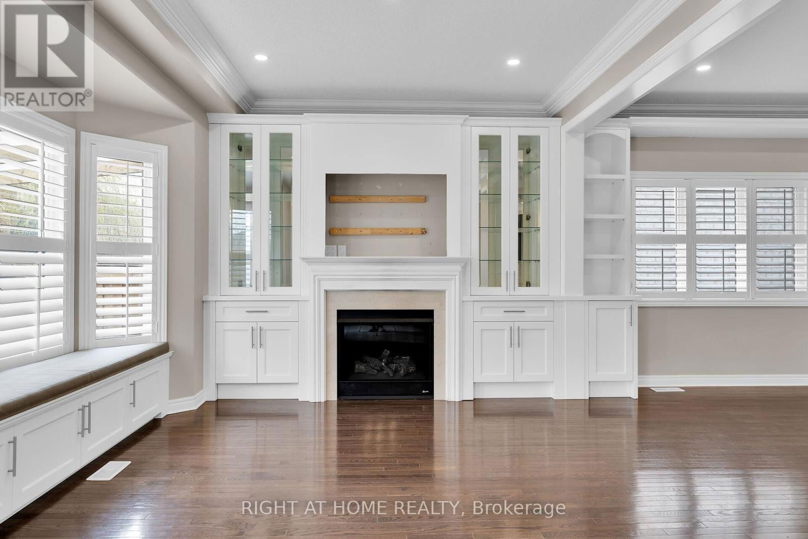 1445 LAURIER AVENUE Image 13