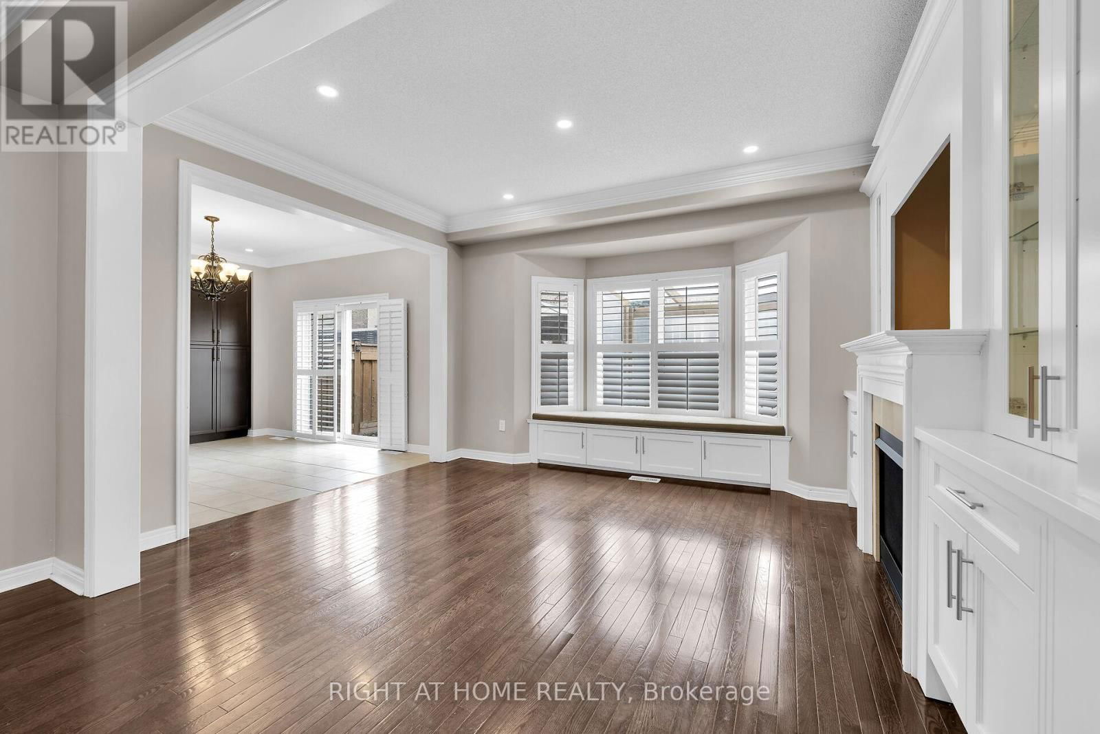 1445 LAURIER AVENUE Image 14