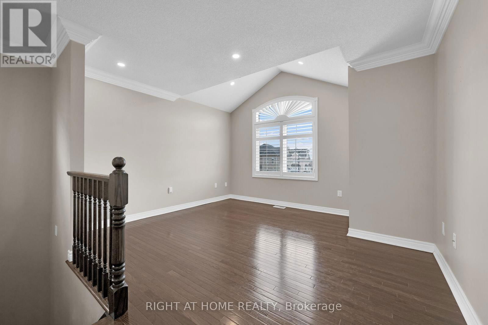 1445 LAURIER AVENUE Image 20