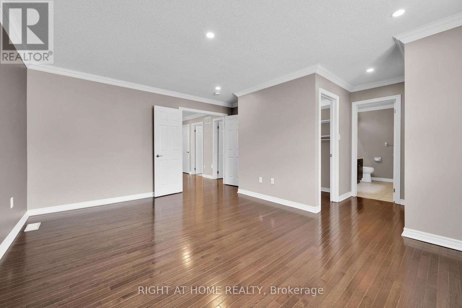 1445 LAURIER AVENUE Image 24