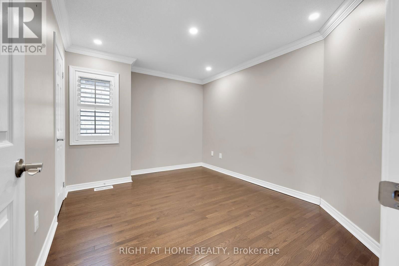 1445 LAURIER AVENUE Image 27