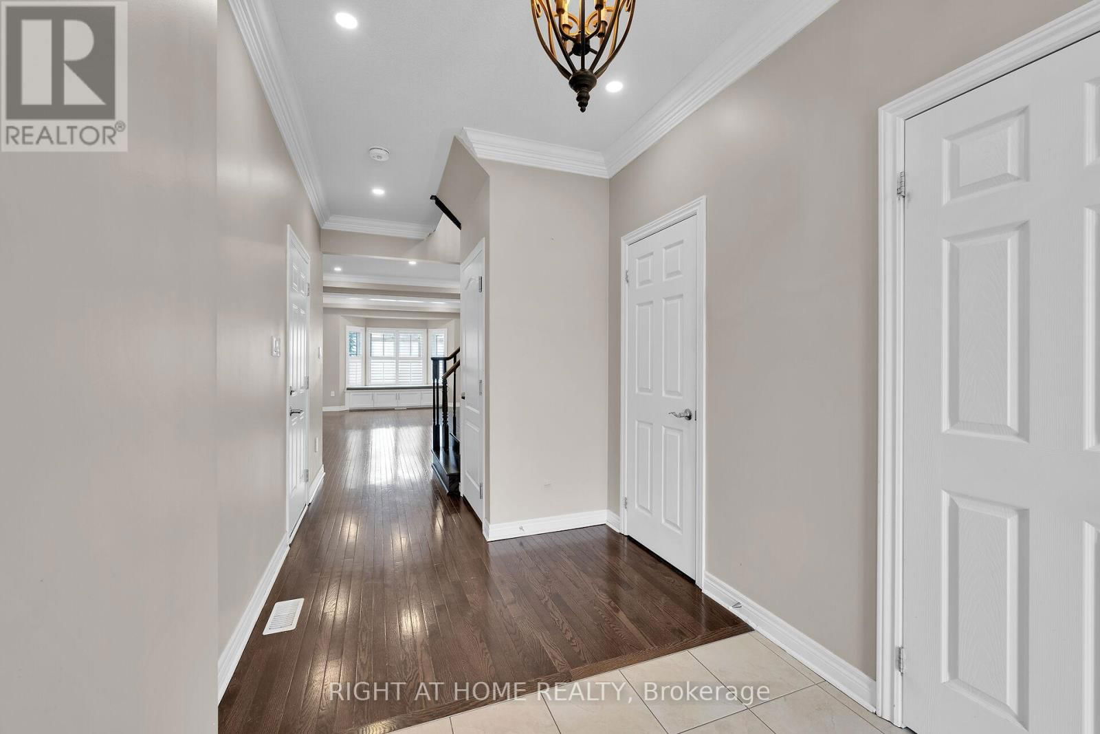 1445 LAURIER AVENUE Image 3
