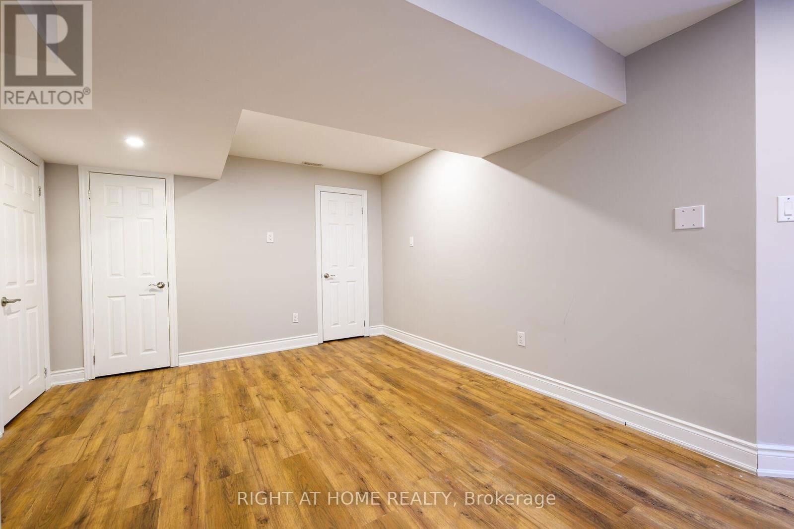 1445 LAURIER AVENUE Image 34
