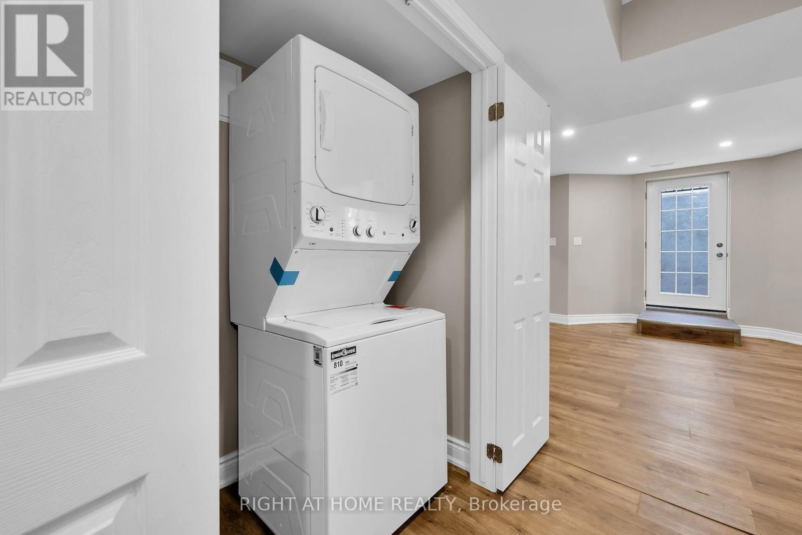 1445 LAURIER AVENUE Image 37