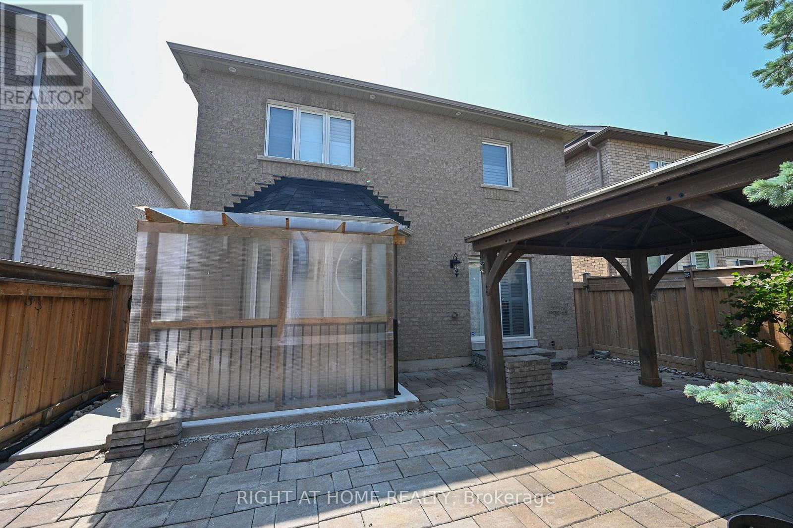 1445 LAURIER AVENUE Image 40