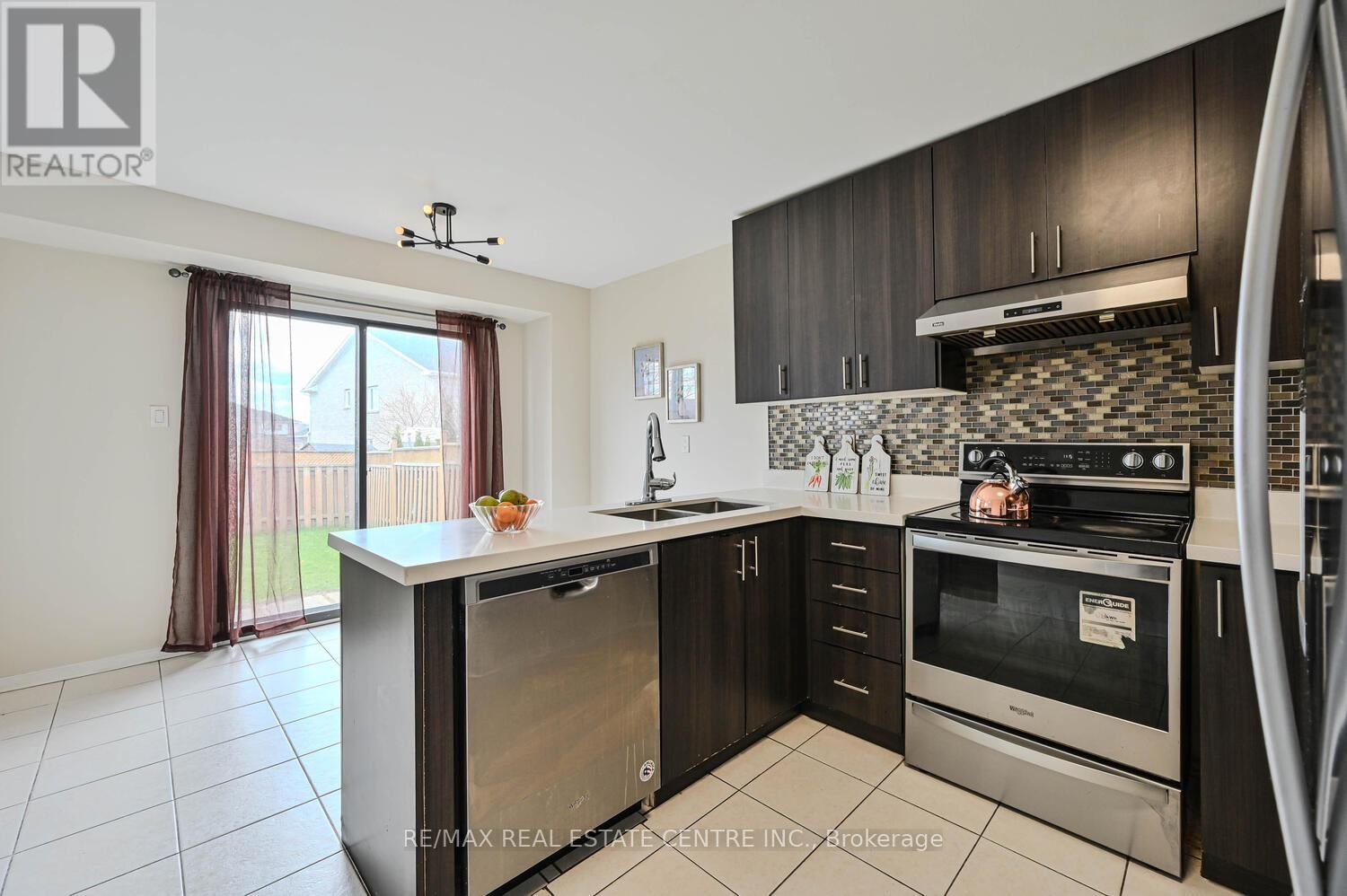 10 STALBRIDGE AVENUE Image 17