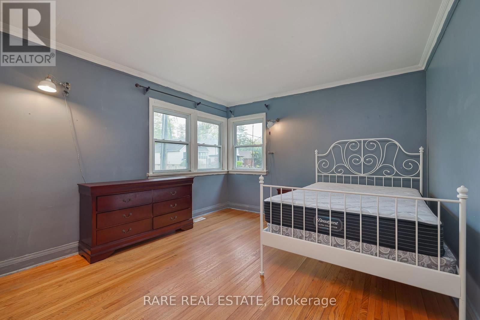 178 ANGELENE STREET Image 12