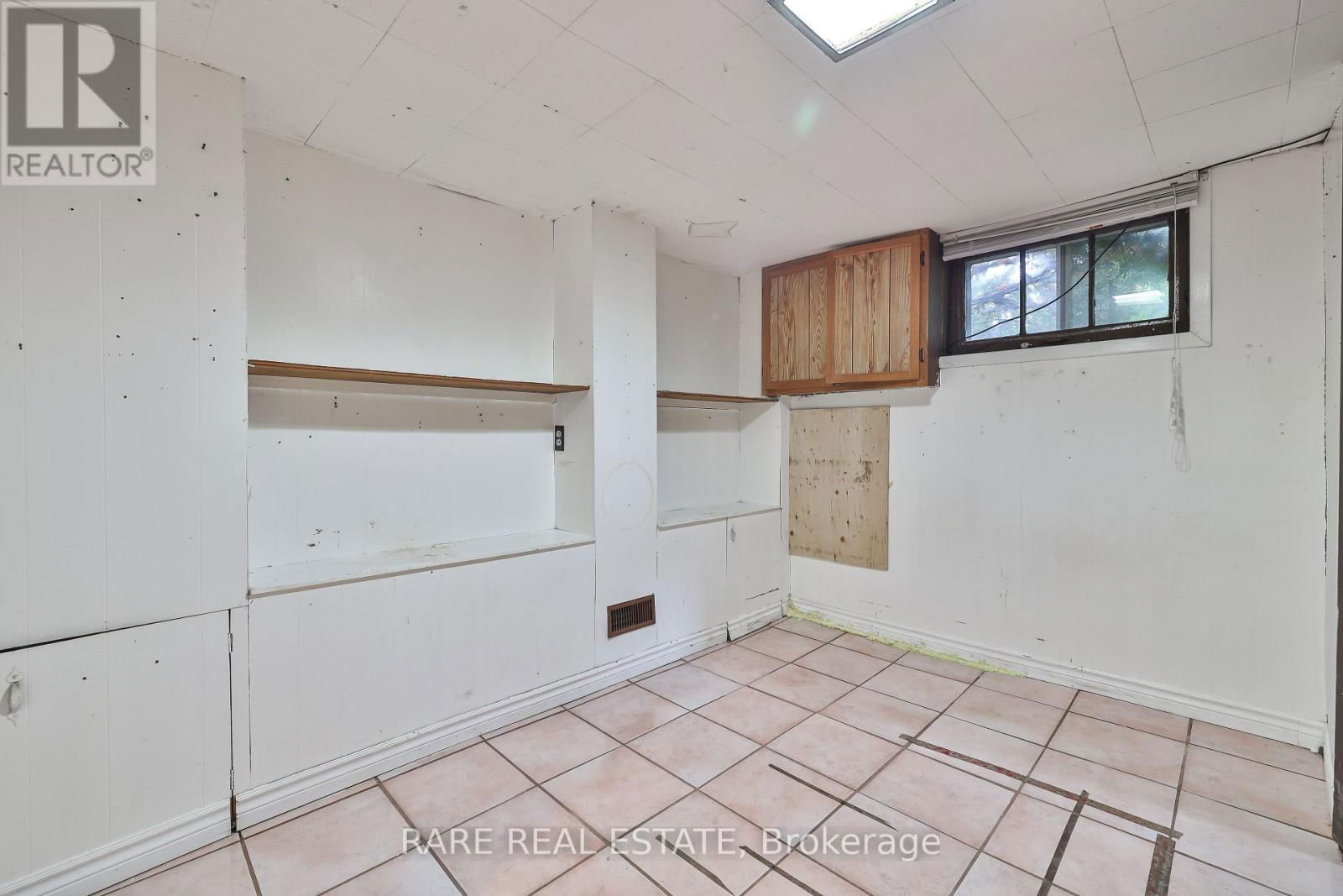 178 ANGELENE STREET Image 16