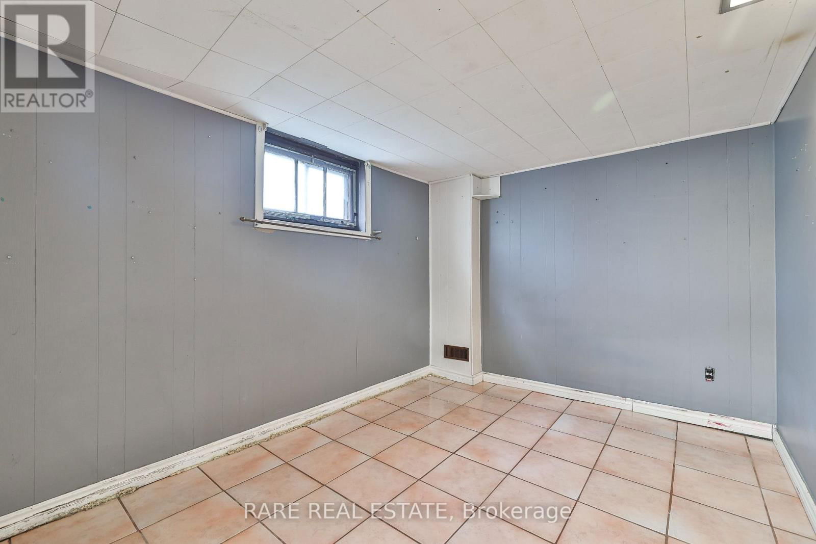 178 ANGELENE STREET Image 19