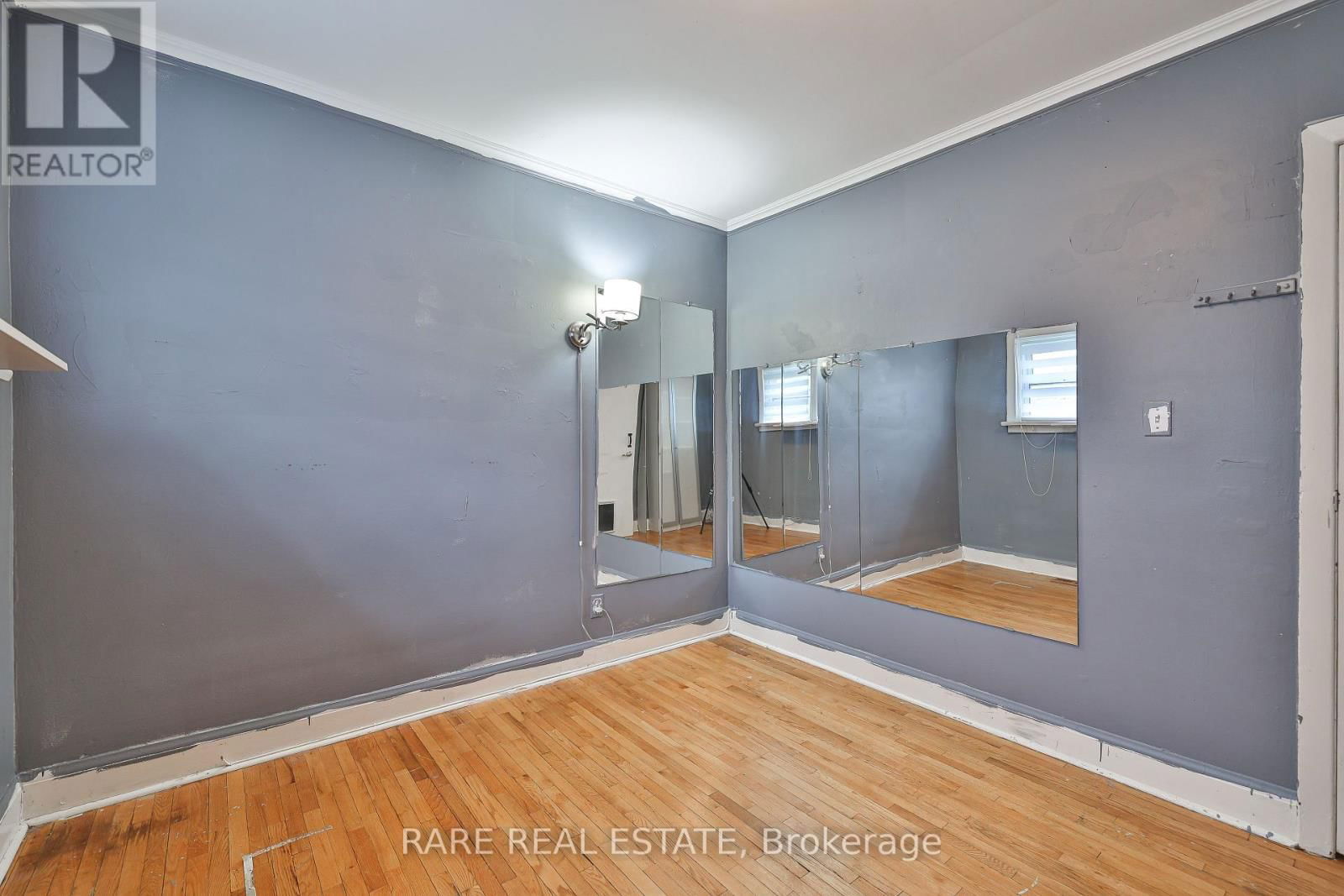 178 ANGELENE STREET Image 8