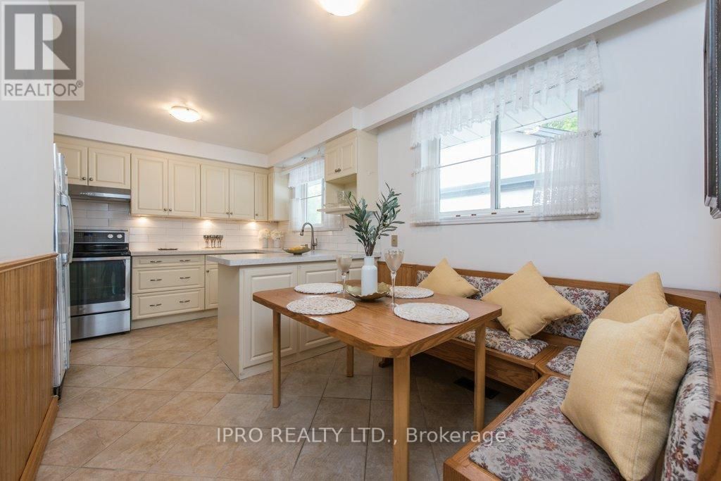 1239 SILVER SPEAR ROAD Image 10