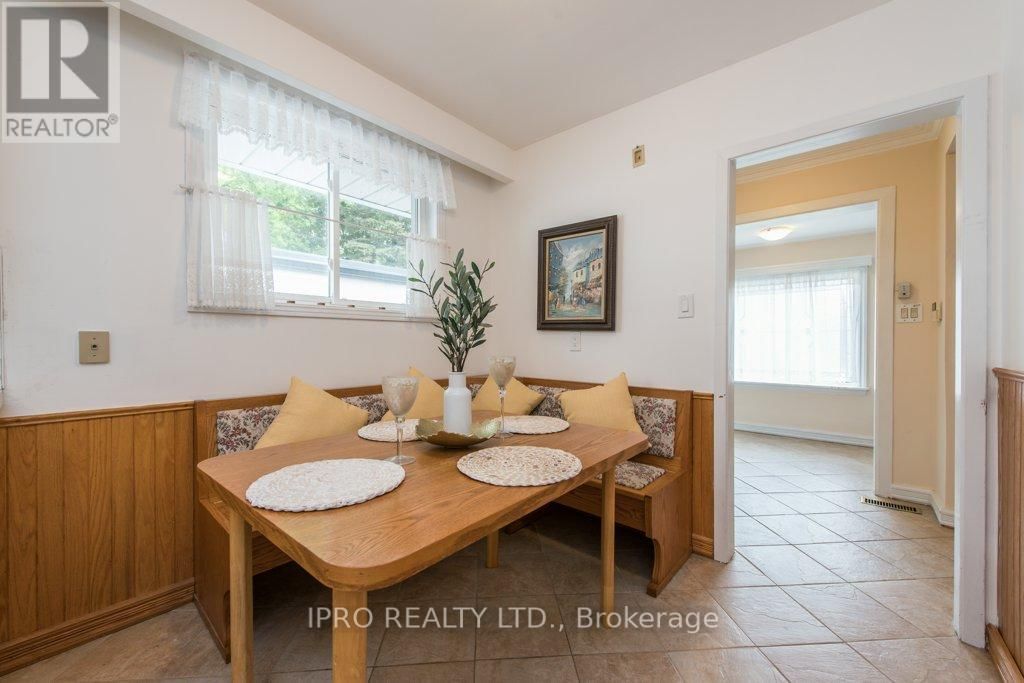1239 SILVER SPEAR ROAD Image 11